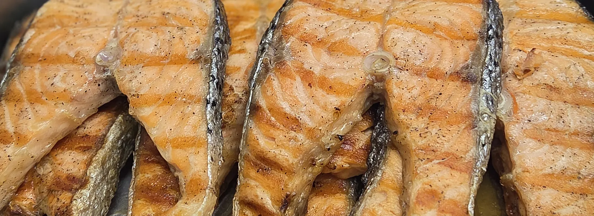 Μαγειρείο με φρέσκα πιάτα ημέρας