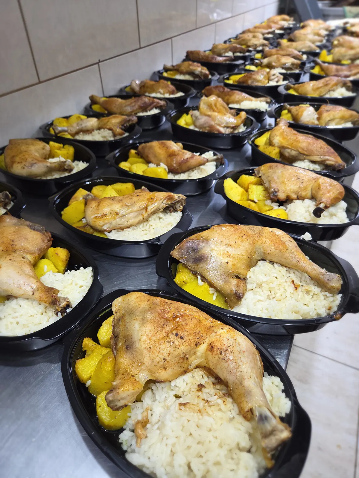 Takeaway μαγειρευτά φαγητά από το Mader’s Food